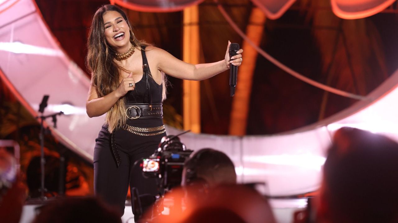 Imagem JPG, Contagem regressiva: Simone Mendes grava 