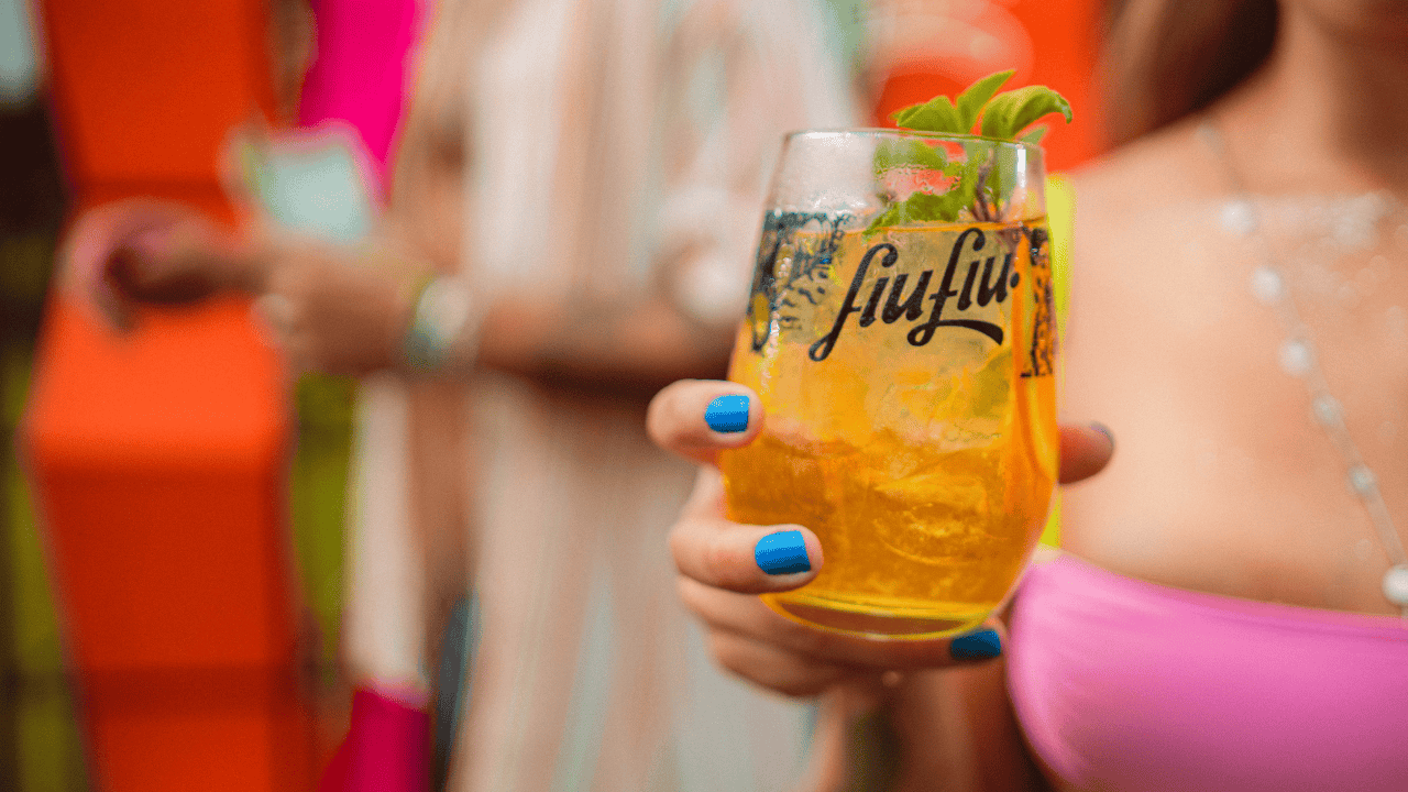 Imagem JPG, Carnaval consolida Fiu-Fiu como a bebida oficial da folia em Goiás