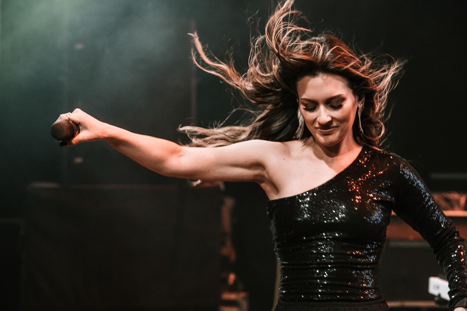 Jennifer Scheffer: A nova força feminina do sertanejo direto de Goiânia para o Brasil