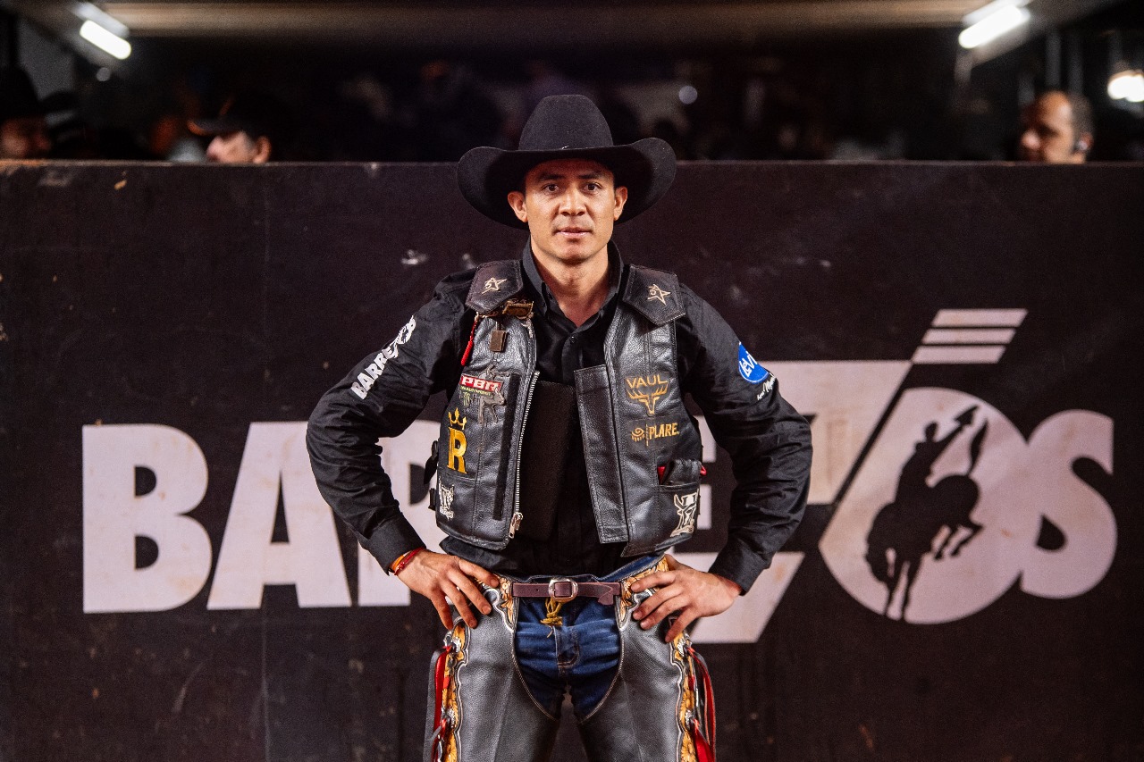 Imagem JPG, Mexicano faz a melhor montaria em touro no início da etapa internacional de Barretos