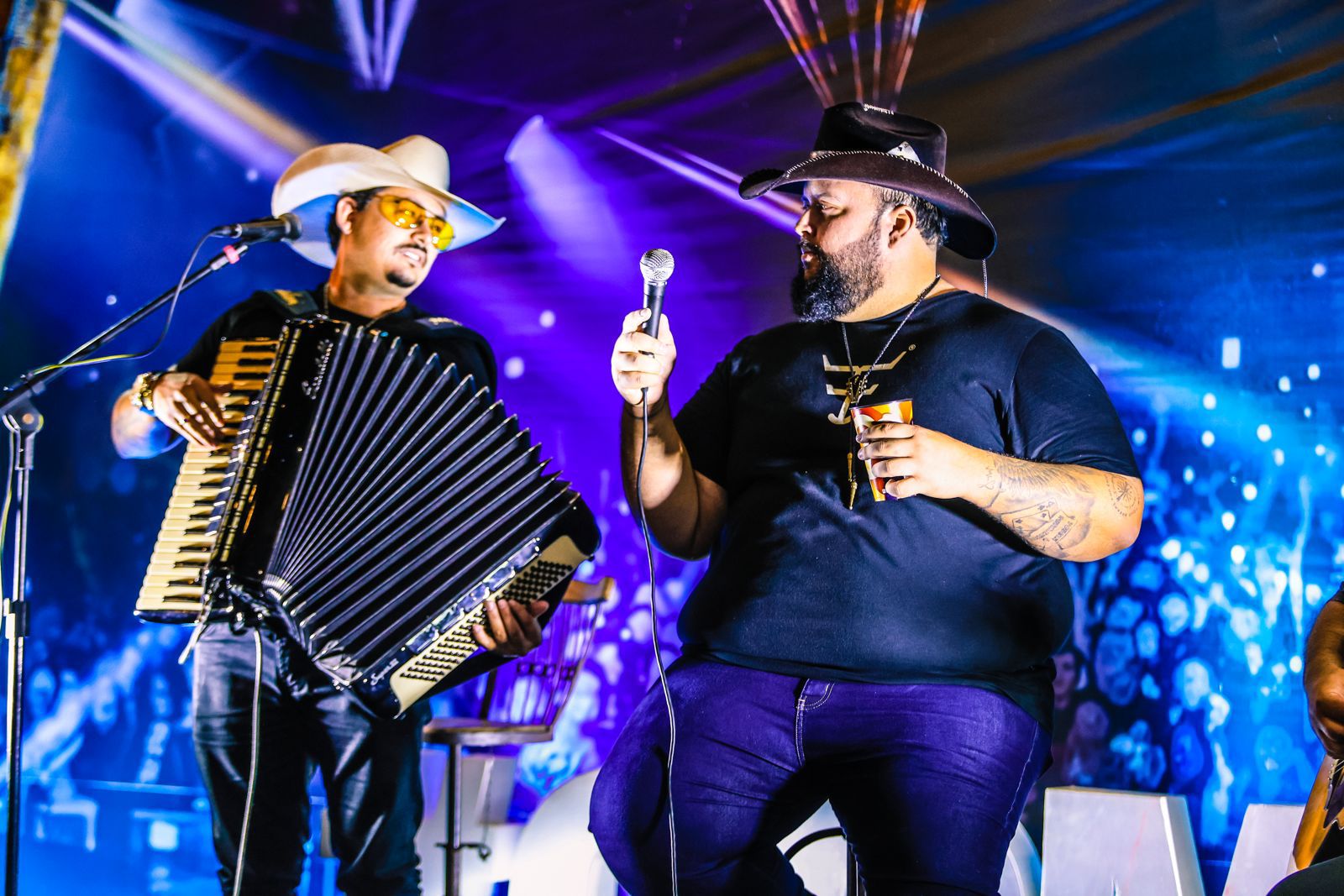 Hugo e Castellari levam show de carnaval para Caiapônia (GO)