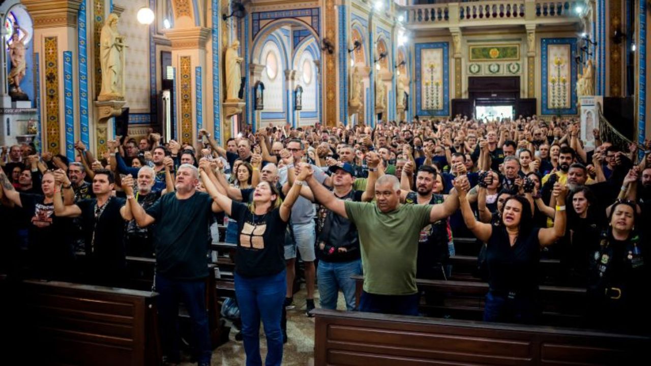 Motociclistas se reúnem em celebração de fé na Catedral de Barretos