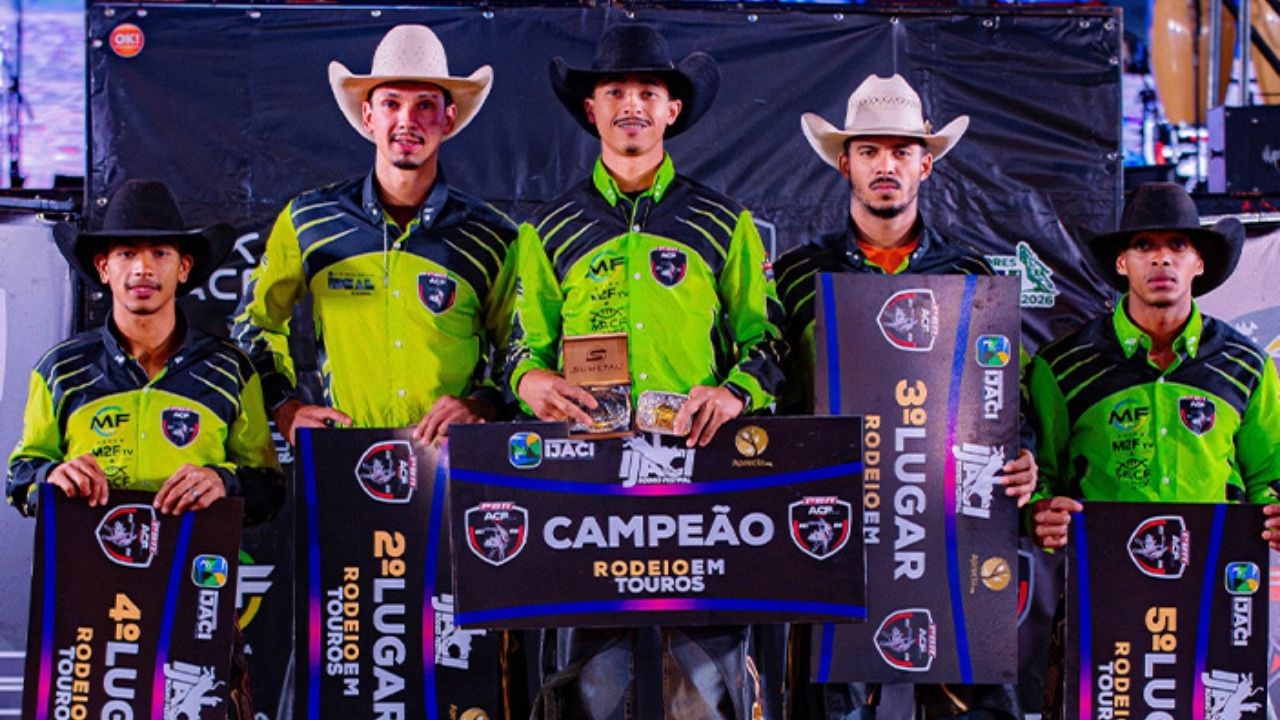 O mineiro Álvaro Ariel foi o campeão da etapa do PBR ACF TOUR no Ijaci Rodeo Festival