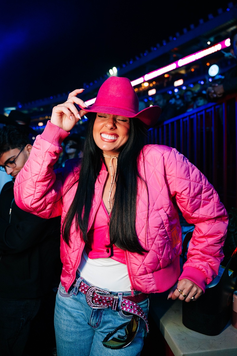 Imagem JPG, Ana Castela marca presença no Camarote Brahma na terceira noite da Festa do Peão de Barretos 2026 