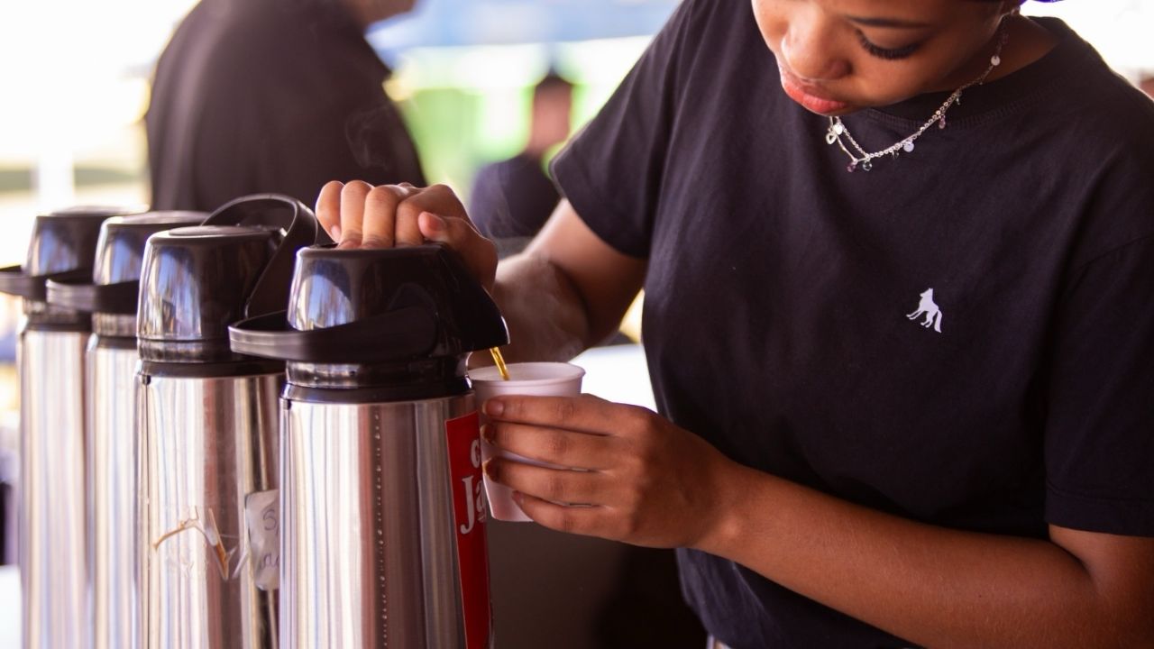 Imagem JPG, Comércios dentro do camping registram intensa movimentação durante a Festa